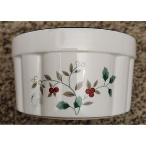 Pfaltzgraff Winterberry Ramekin 12oz Small Souffle Dish Holly Berry Christmas